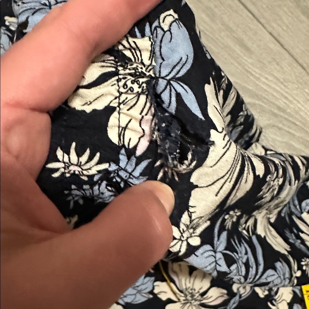 Navy and Cream Floral A-Line Skirt size XS - Picture 8 of 8